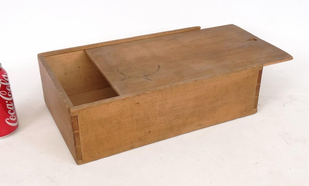 19th c. Shaker Slide Lid Box (1 of 6)