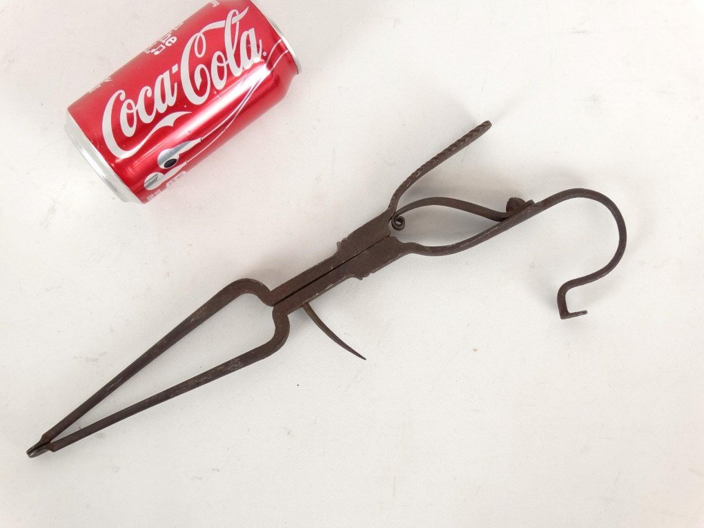 18th c. Pipe Tongs (1 of 7)