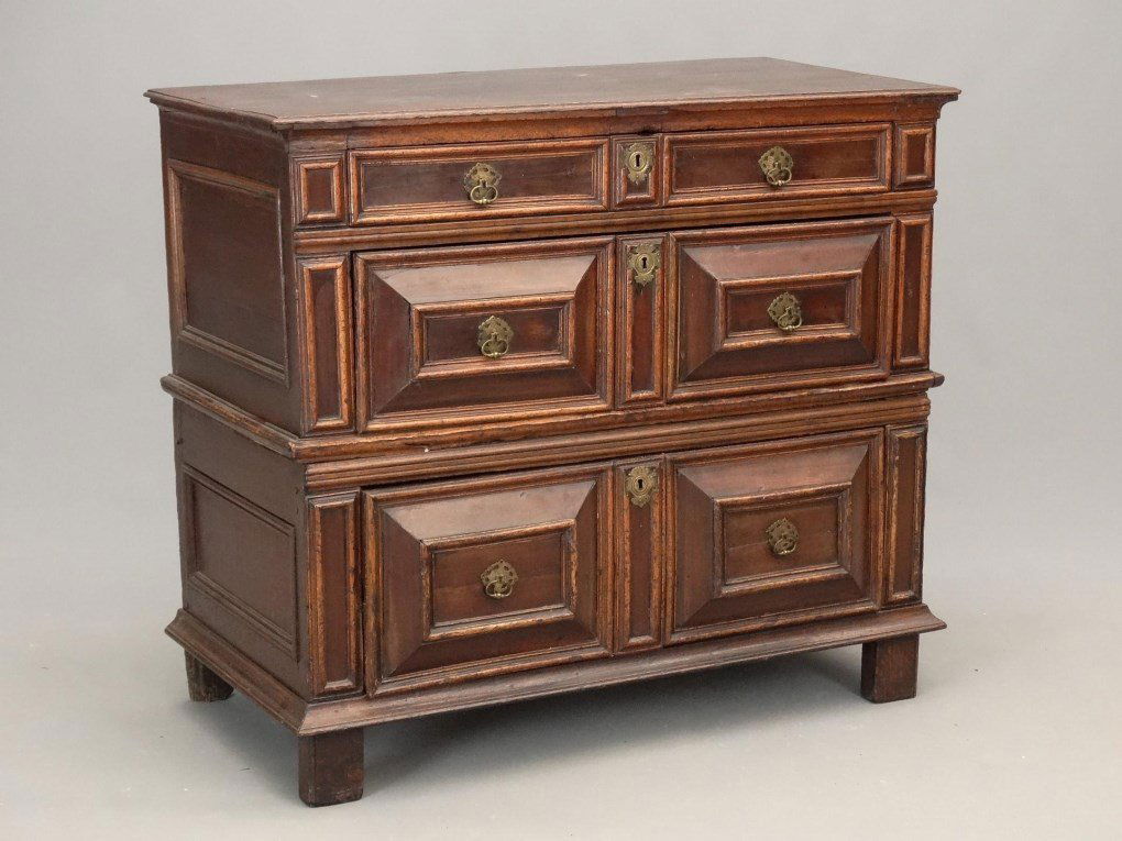 18th c. English Chest of Drawers (1 of 7)