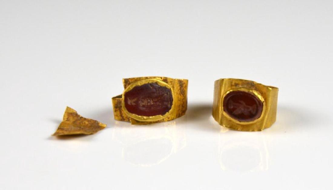 TWO ROMAN GOLD RINGS (1 of 2)