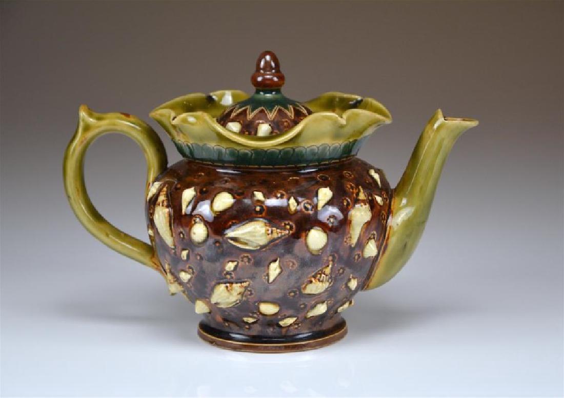 DOULTON  LAMBETH STONEWARE TEAPOT (1 of 4)