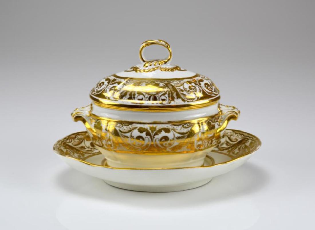 DERBY PORCELAIN SAUCER TUREEN ON STAND (1 of 3)
