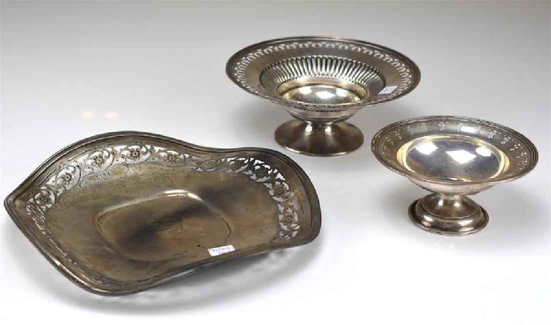 THREE NORTH AMERICAN SILVER SERVING PIECES (1 of 5)