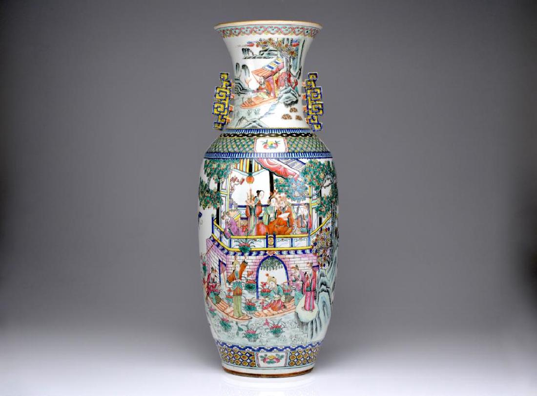 LARGE CHINESE FAMILLE ROSE PORCELAIN VASE (1 of 14)