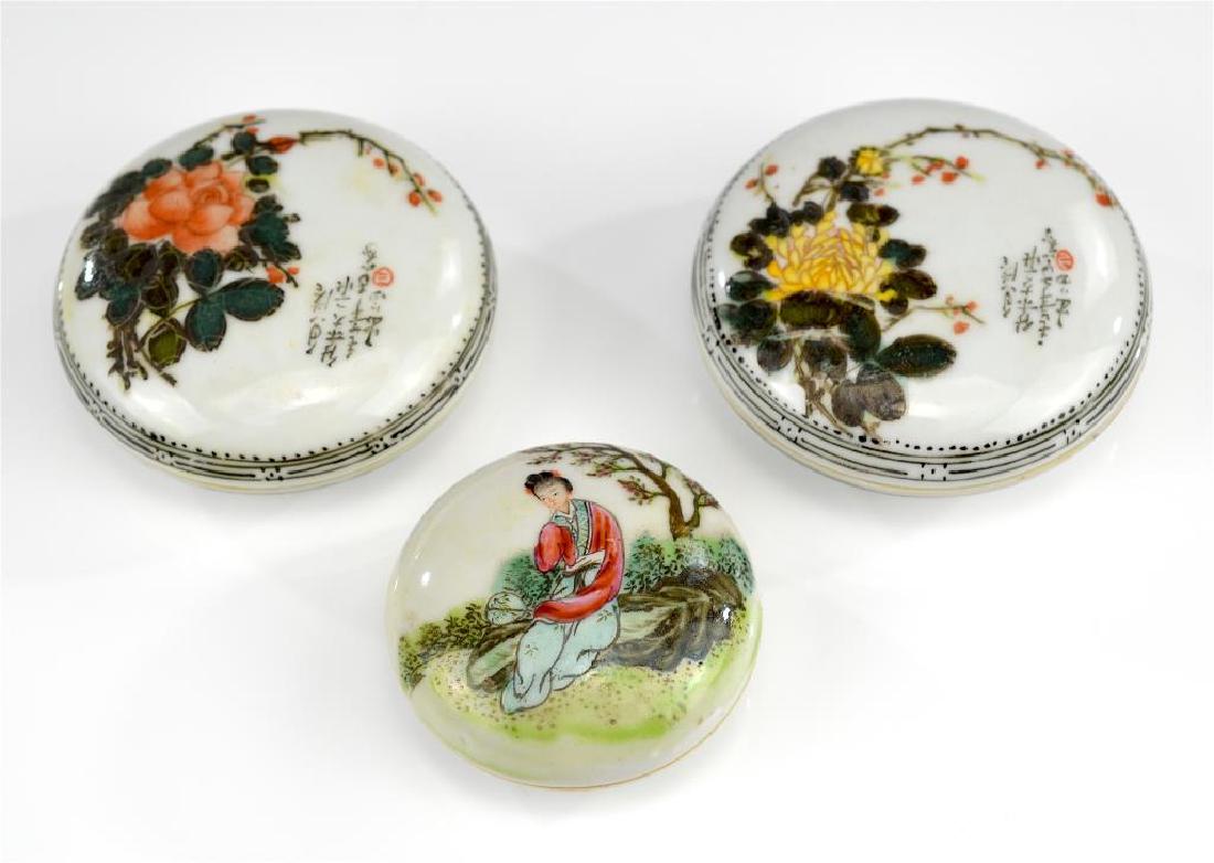 Three Chinese Famille Rose porcelain paste boxes (1 of 8)