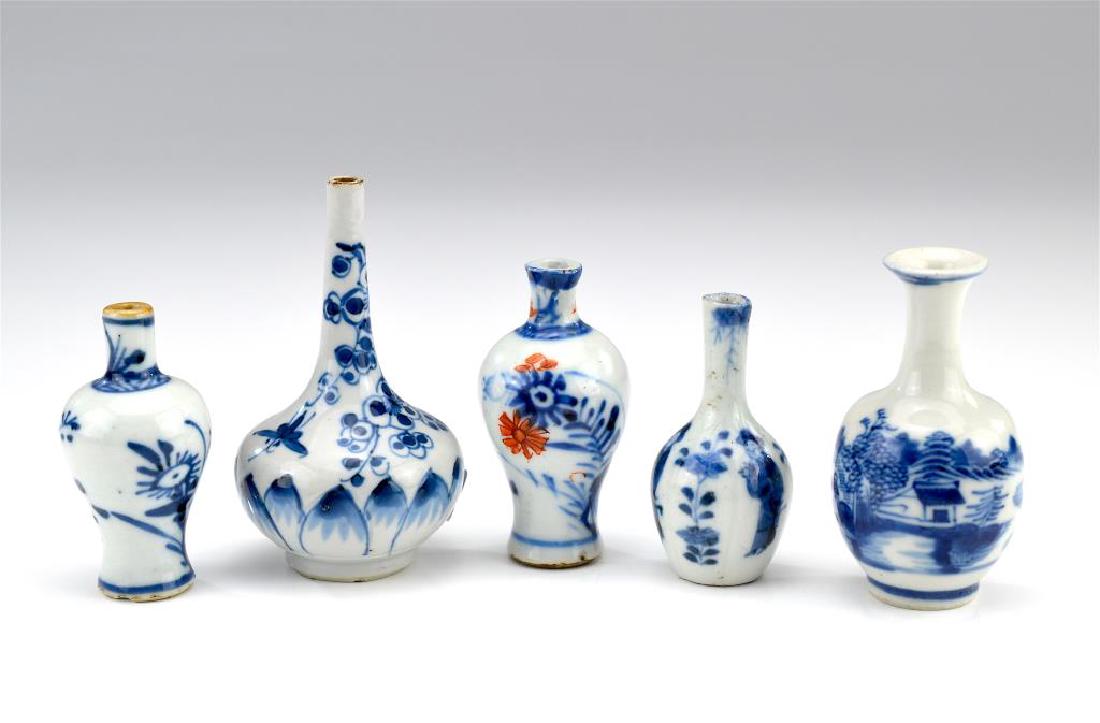 Five Chinese export blue & white miniature vases (1 of 3)