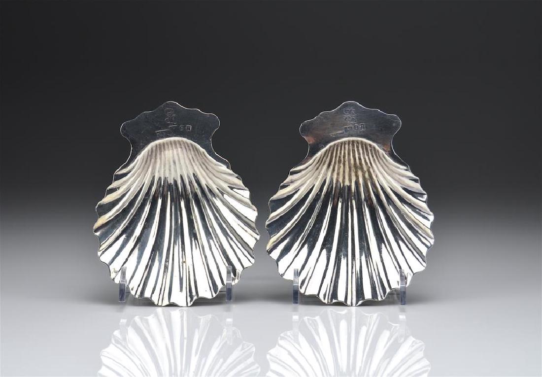 PAIR OF GEORGE III SHEFFIELD SILVER SHELL DISHES (1 of 4)