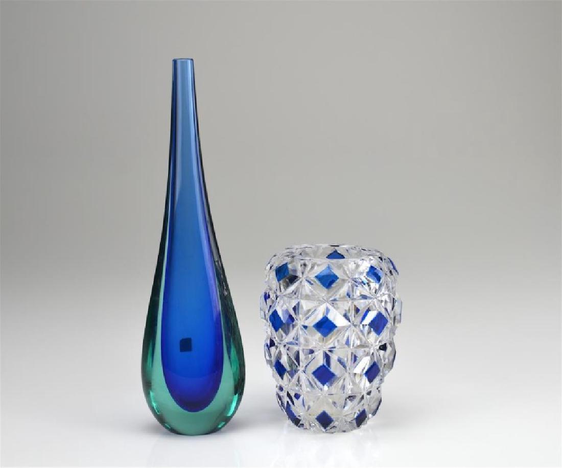 Two coloured glass vases (1 of 2)