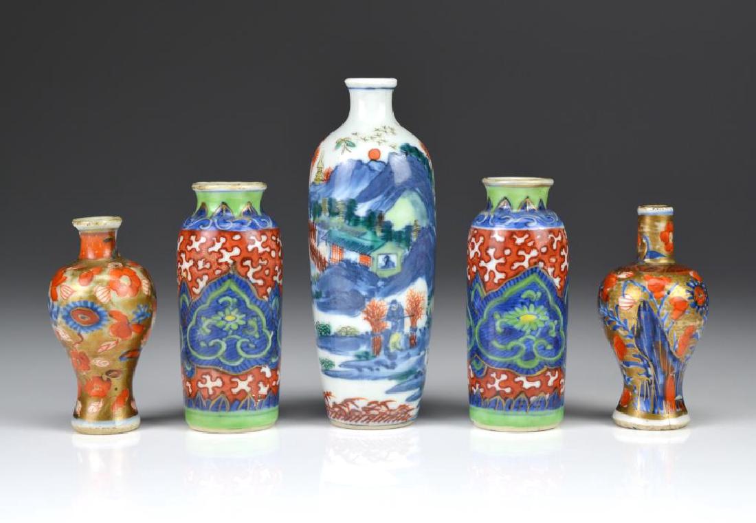 FIVE PAINTED PORCELAIN SNUFF BOTTLES AND VASES (1 of 10)