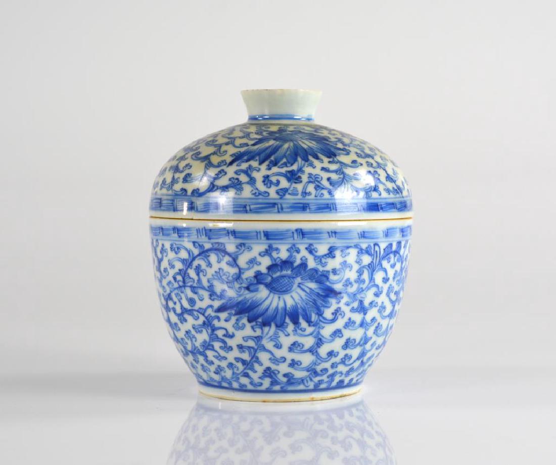 CHINESE BLUE & WHITE PORCELAIN COVERED BOWL (1 of 3)
