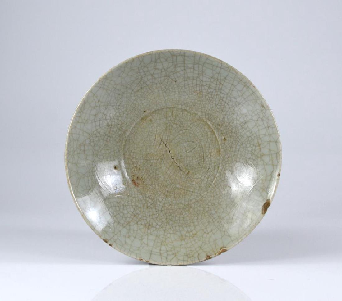 CHINESE CRACKLE GLAZE CELADON CERAMIC DISH (1 of 6)