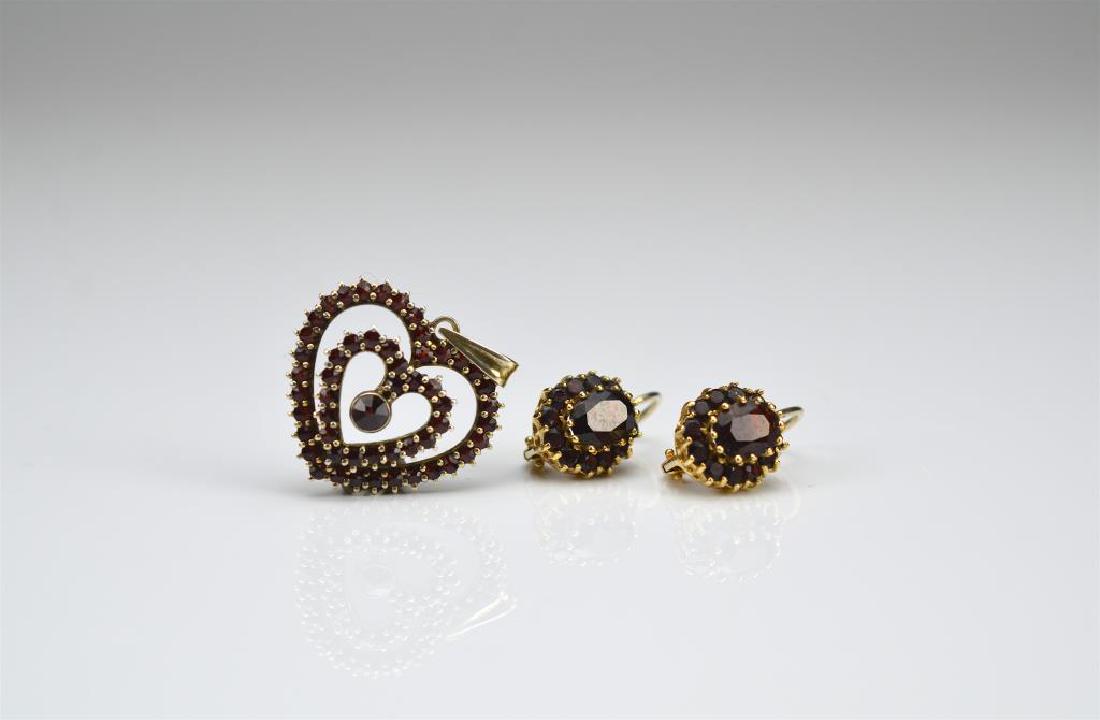 Pair of gold & garnet earrings and garnet pendant (1 of 3)