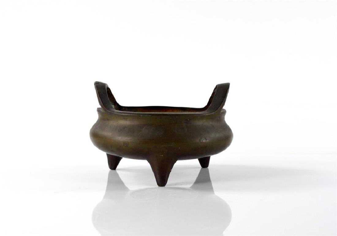 CHINESE MING STYLE BRONZE TRIPOD CENSER (1 of 4)