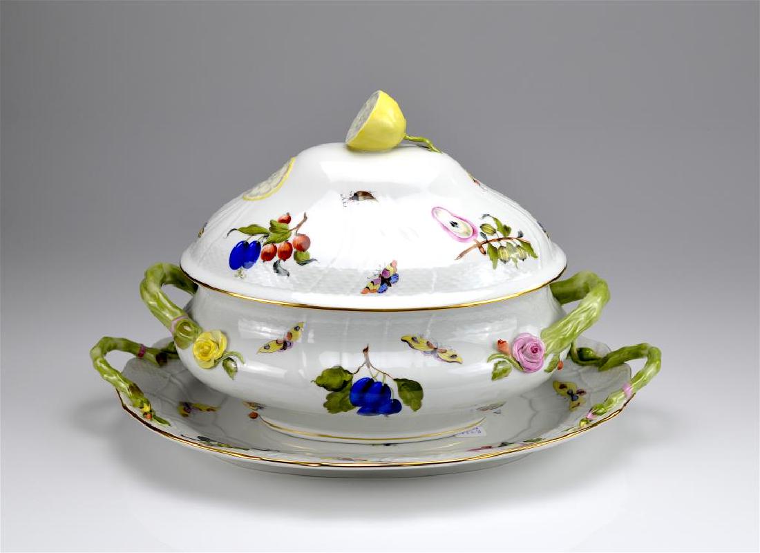 Herend Hungarian porcelain soup tureen on stand (1 of 8)
