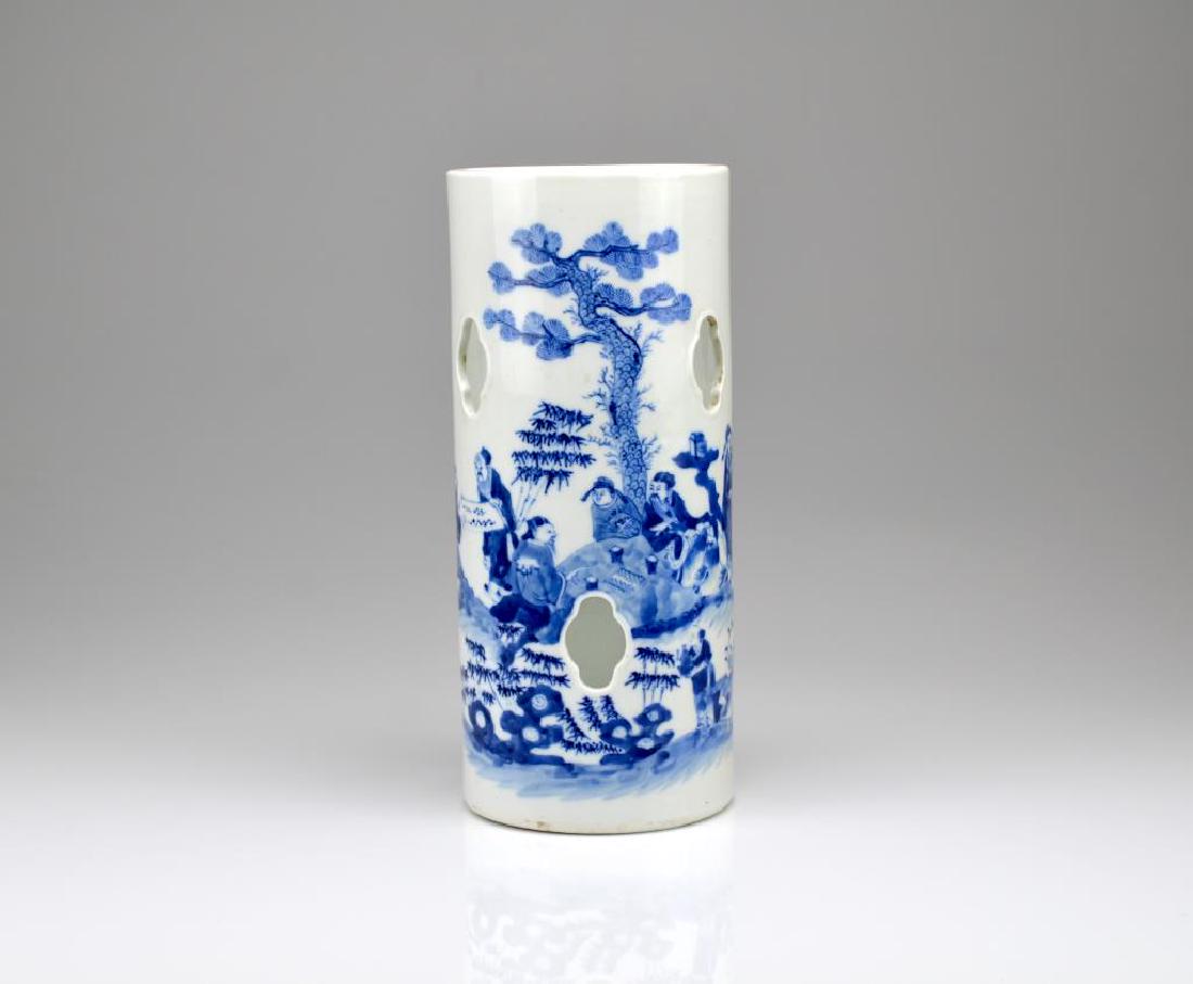CHINESE BLUE & WHITE PORCELAIN HAT STAND (1 of 5)