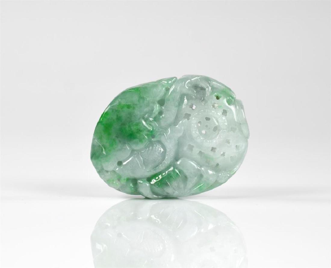 JADEITE CARVED BOTTLE FORM PENDANT (1 of 4)