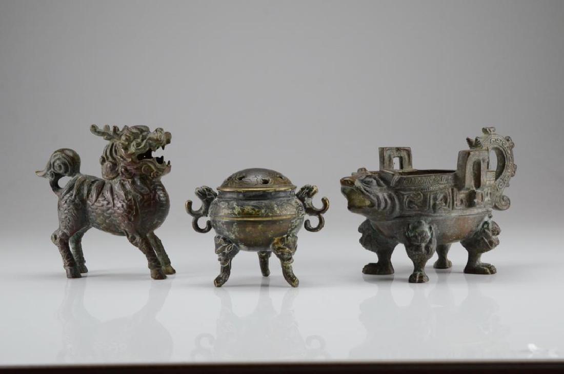 GROUP OF THREE CHINESE ARCHAISTIC BRONZES (1 of 5)