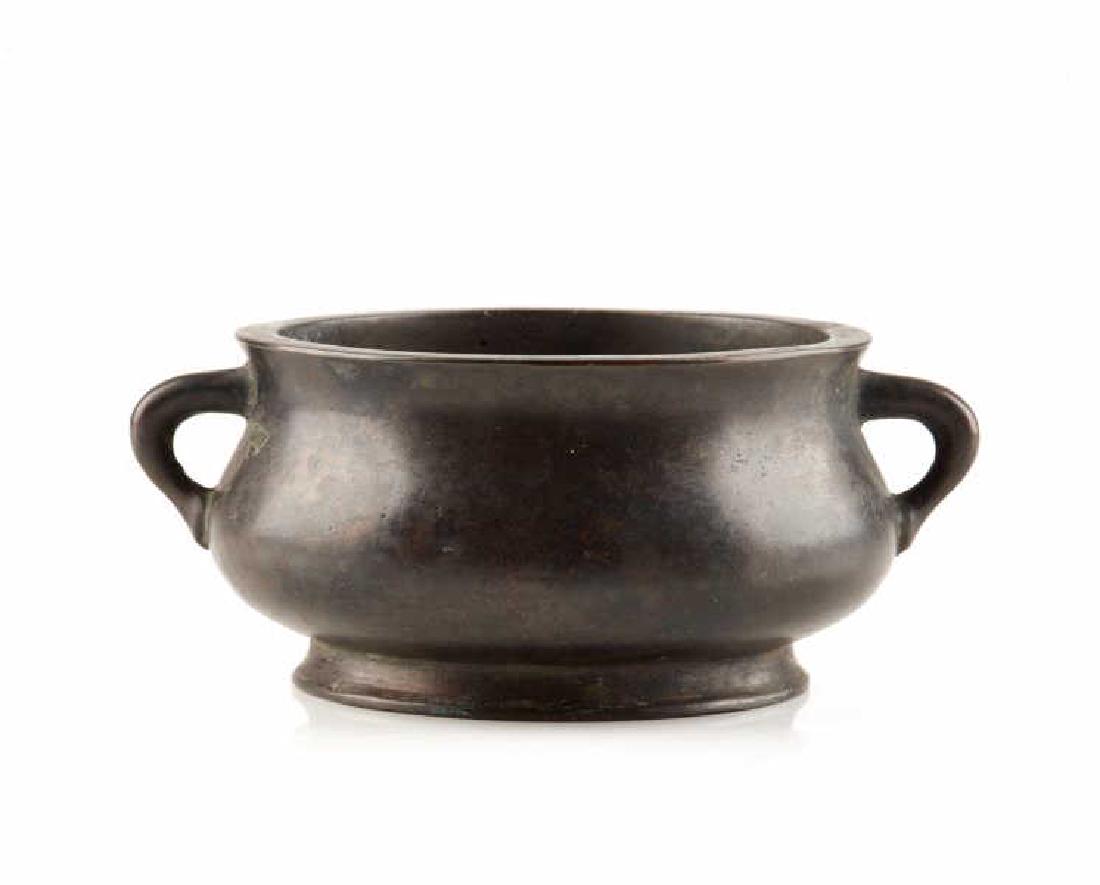 CHINESE BRONZE CENSER WITH XUANDE MARK (1 of 2)