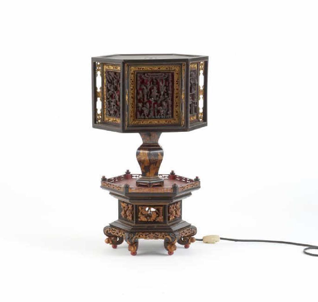 CHINESE GILT AND LACQUERED CARVED WOOD LANTERN (1 of 12)