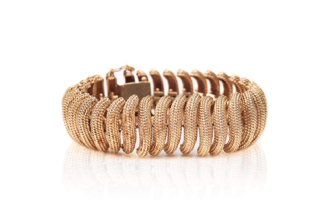 Vintage yellow gold link bracelet (1 of 3)