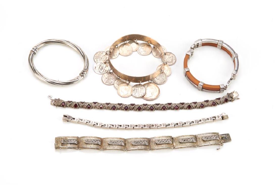 Lot of assorted silver bracelets (1 of 16)