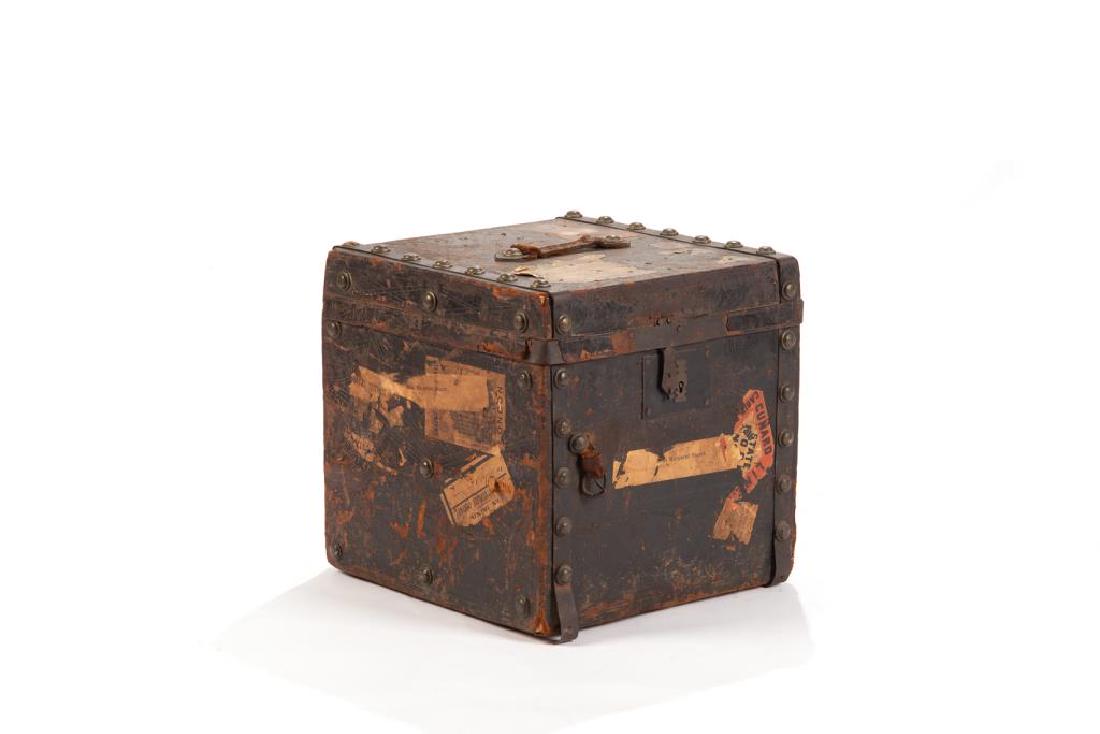 Small antique trunk (1 of 4)