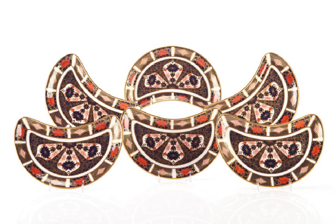 12 Royal Crown Derby Old Imari 1128 bone dishes: or crescent salad plates, second half 20th C., W. 23 cm (9 in.)