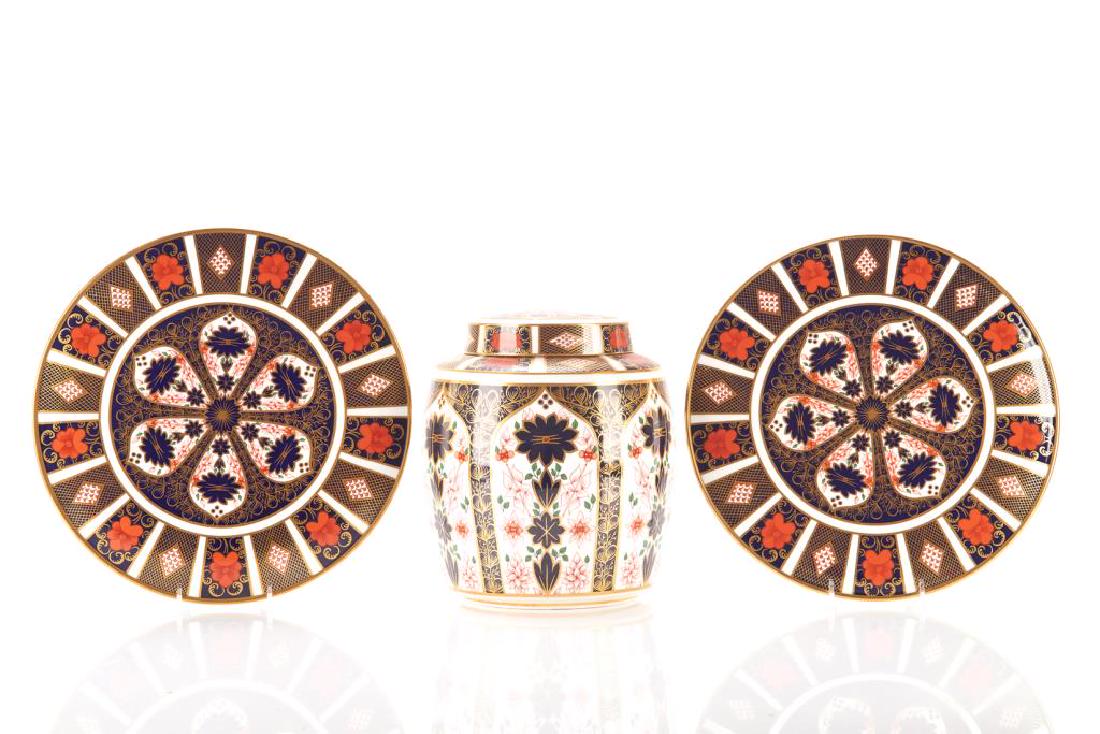 Royal Crown Derby Old Imari 1128 jar & two plaques (1 of 1)