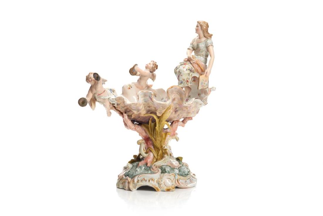 Continental porcelain tazza (1 of 9)