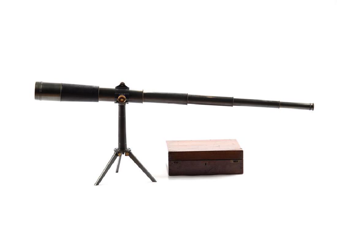 Antique cased travel / field telescope: Six draw metal monumental telescope in gun bluing on brass with black leather trim and matching stand and lenses. Probably English, 19th C of fine quality with fitted mahogany case. L. closed: 37cm (1