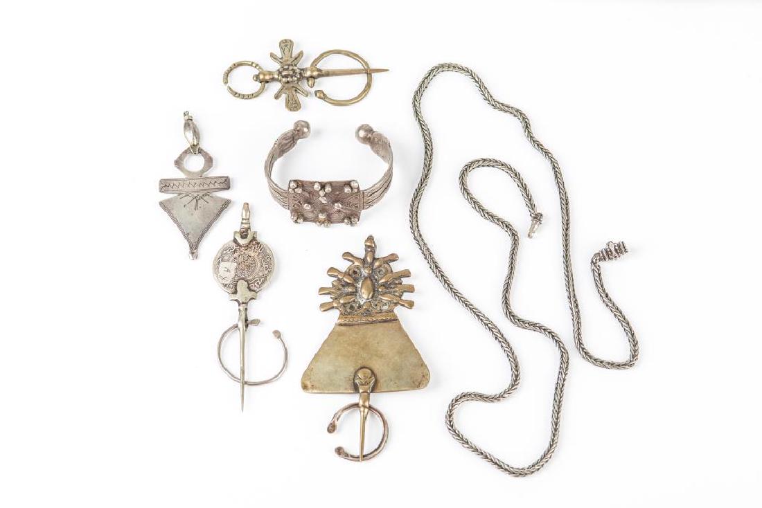 Lot of North African Berber jewellery (1 of 6)