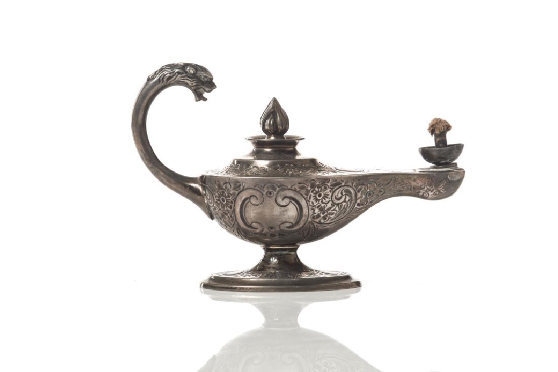 EDWARDIAN SILVER CIGAR LIGHTER: Ellis & Co London 1907, Aladdin lamp form with crest. H. 10 cm (4 in) 159 g