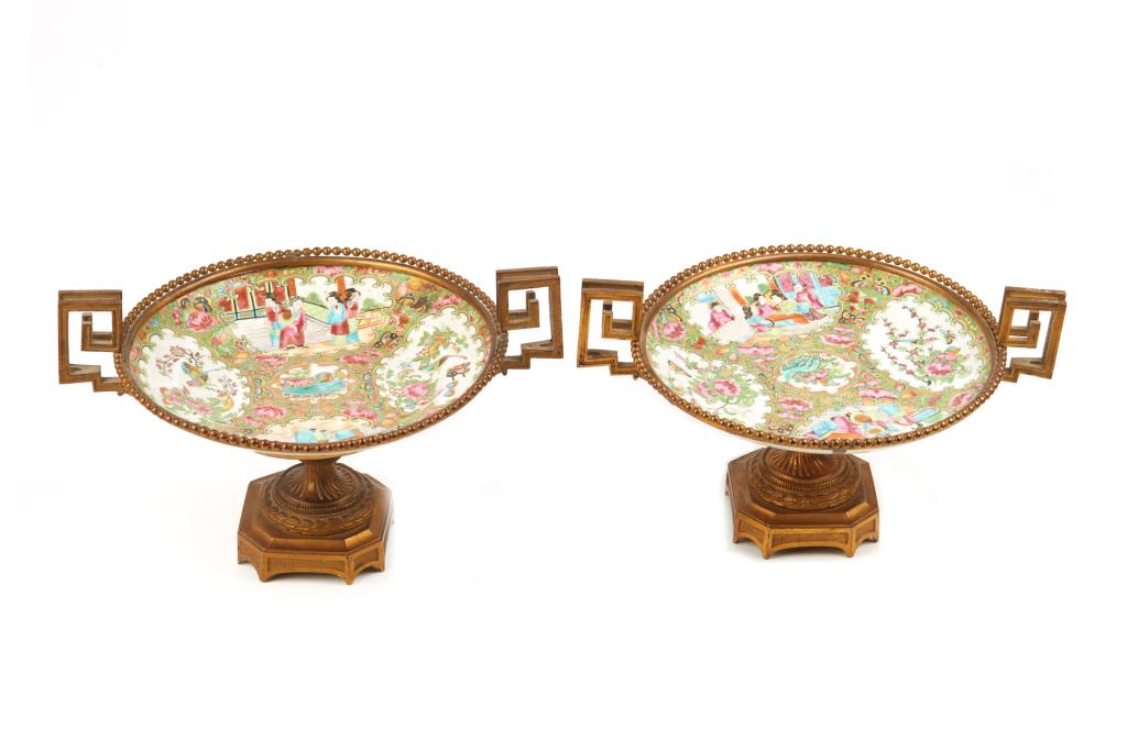 PAIR CHINESE CANTON FAMILLE ROSE GARNITURE (1 of 5)