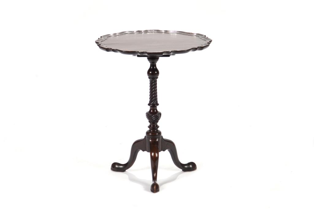 MAHOGANY PIE CRUST TILT TOP OCCASIONAL TABLE (1 of 4)
