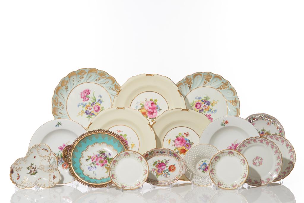 LOT OF PORCELAIN TABLE ACCESSORIES (1 of 1)