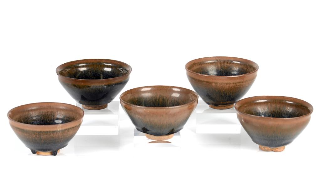 FIVE CHINESE JIAN WARE STYLE HARE: Dia. 12.5cm (5 in.) H. 7cm (2 3/4 in.) Condition report available upon request.