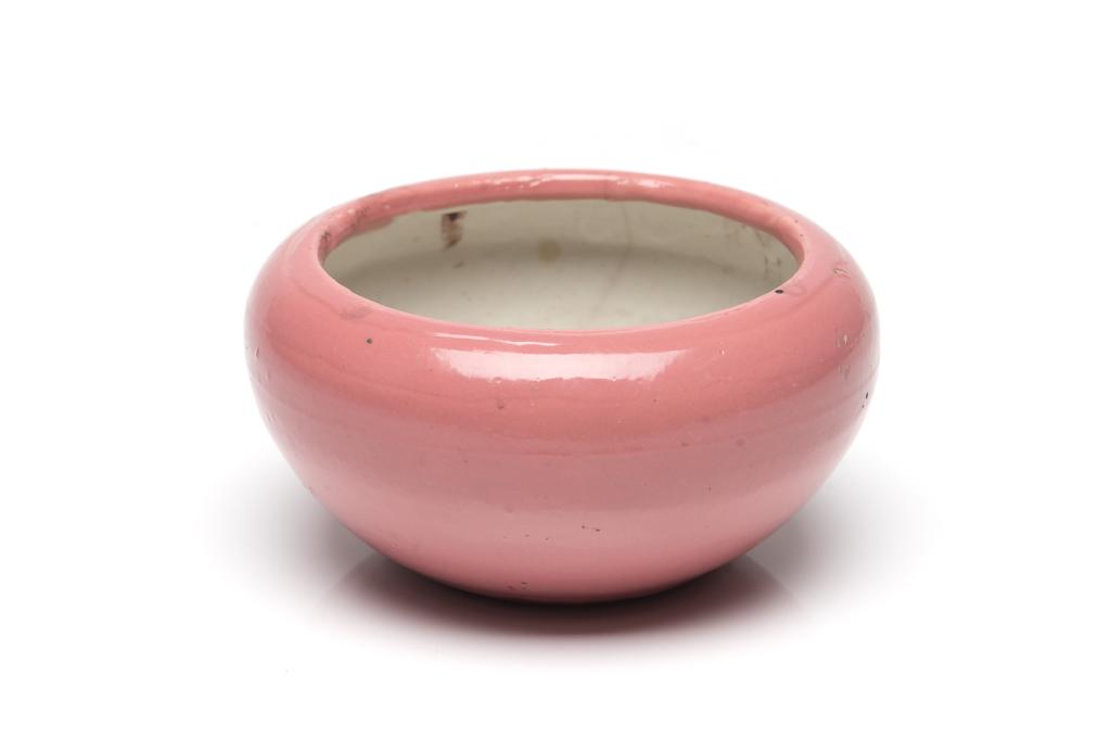 CHINESE PINK GLAZED PORCELAIN WATER POT: Base with black collection number. Qing dynasty. H. 6.5cm (2 5/8 in.) Condition report available upon request.