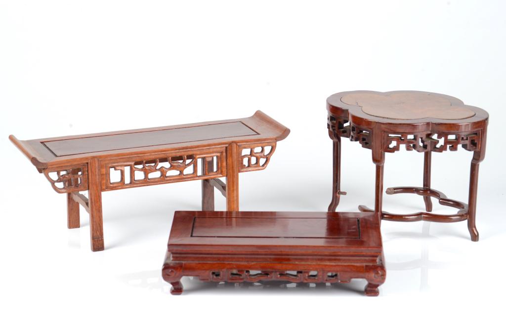 THREE ASSORTED CHINESE HARDWOOD DISPLAY STANDS (1 of 4)