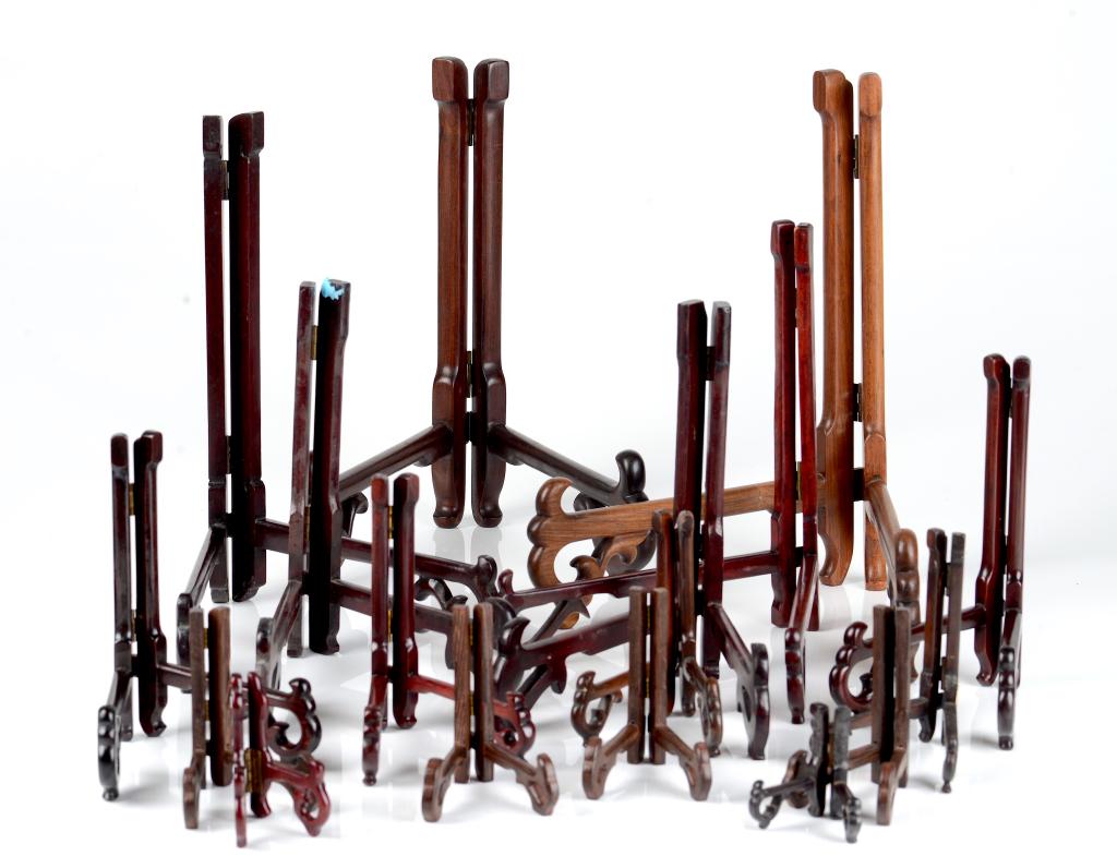 GROUP OF SEVENTEEN TRADITIONAL CHINESE PLATE STAND (1 of 6)