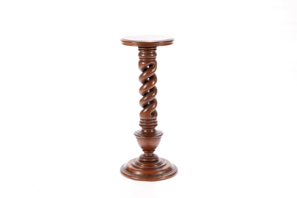 EDWARDIAN OAK PEDESTAL: Carved double twist support .