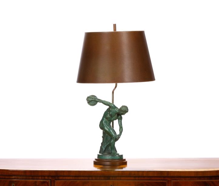 PATINATED METAL DISCUS THROWER TABLE LAMP: After the Classical Greek sculpture the Discobolus of Myron (discus thrower) in cast metal. H. to finial: 71 cm (28 in.)
