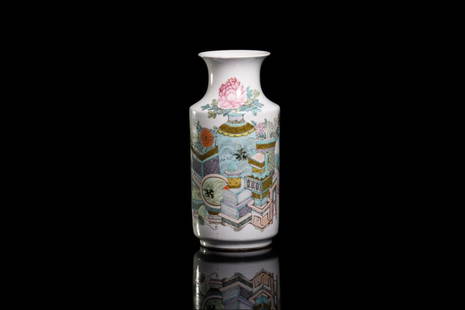 CHINESE QIANJIANG ENAMEL PAINTED PORCELAIN VASE: 晚清 余鴻賓作淺绛彩博古清供圖瓶 Painted with Hundred Antiques floral arrangement, and reverse with