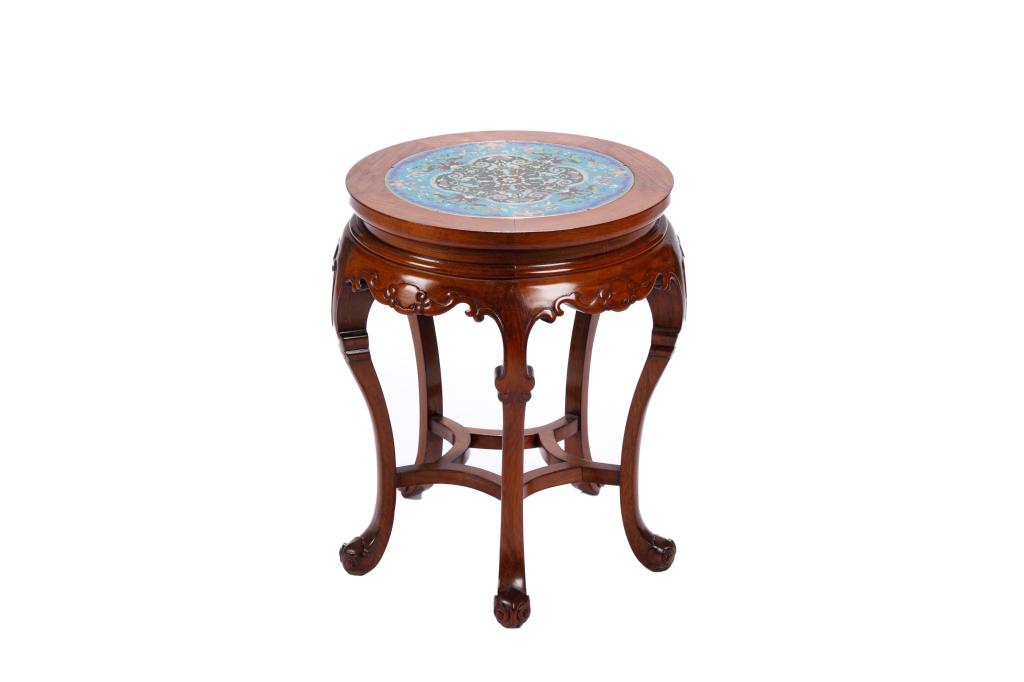 CHINESE HARDWOOD SIDE TABLE WITH CLOISONNE TOP: 民國 掐絲琺瑯面小圓木桌 H. 52cm (20 1/2 in.) Top dia. 41cm (16 in.)