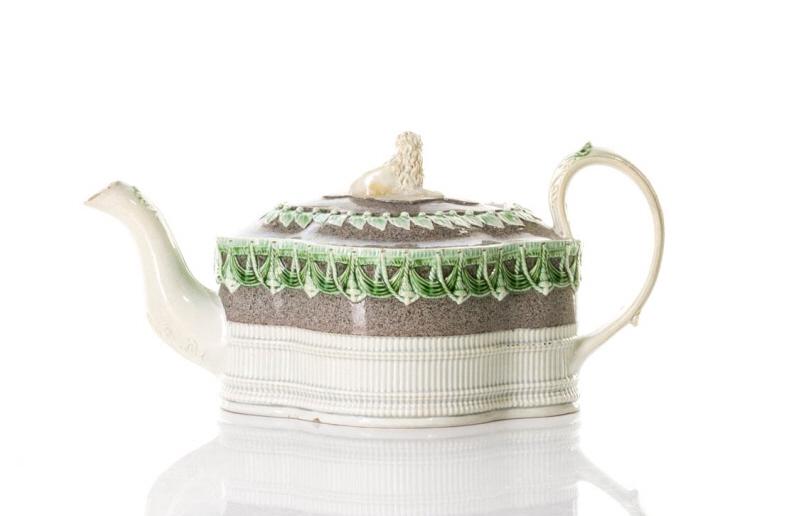 EARLY BRISTOL PEARLWARE TEAPOT (1 of 4)