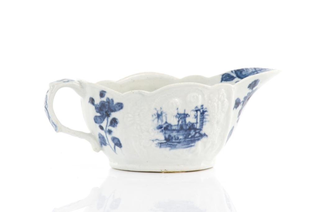 18TH ENGLISH BLUE & WHITE SAUCE / BUTTER BOAT (1 of 4)