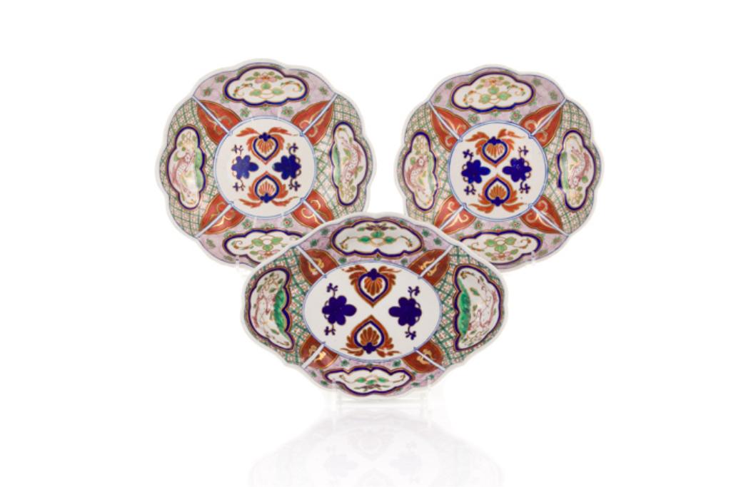 THREE 18TH C PORCELAIN & ENAMEL BOWLS (1 of 2)