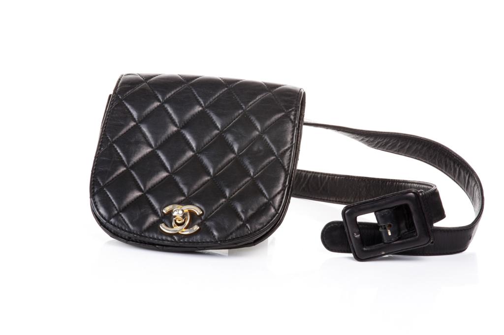 VINTAGE CHANEL QUILTED LEATHER POUCH BELT BAG (1 of 2)