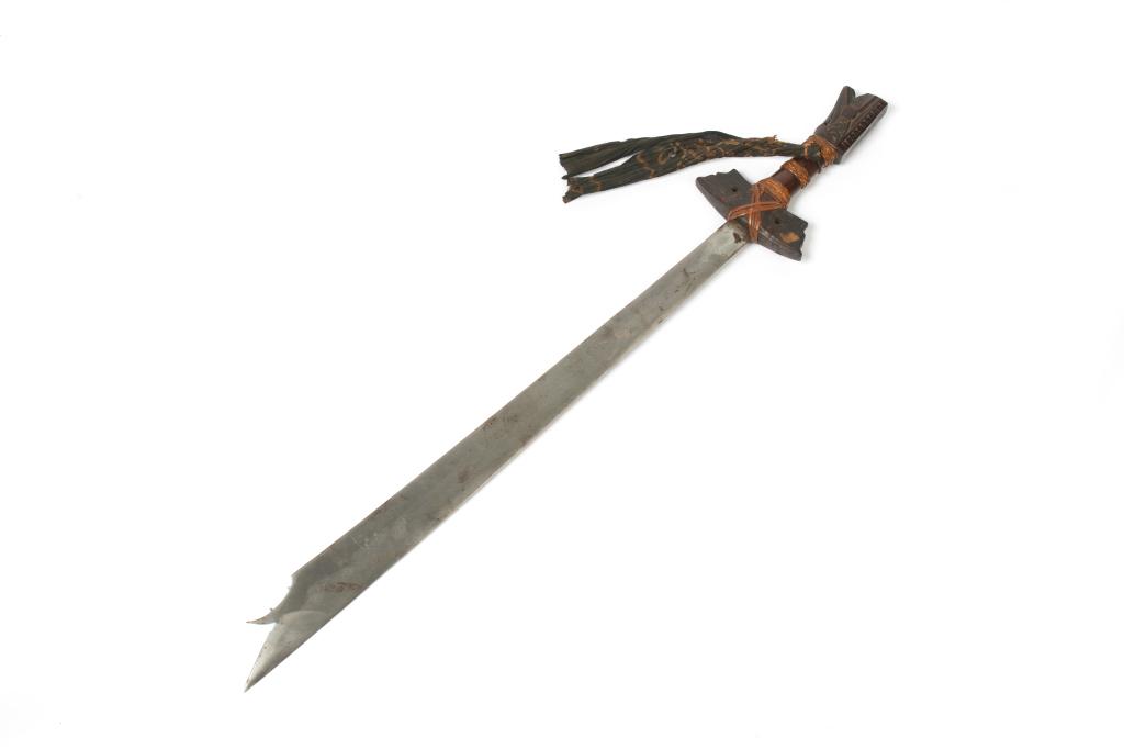A  KLEWANG SWORD (1 of 5)