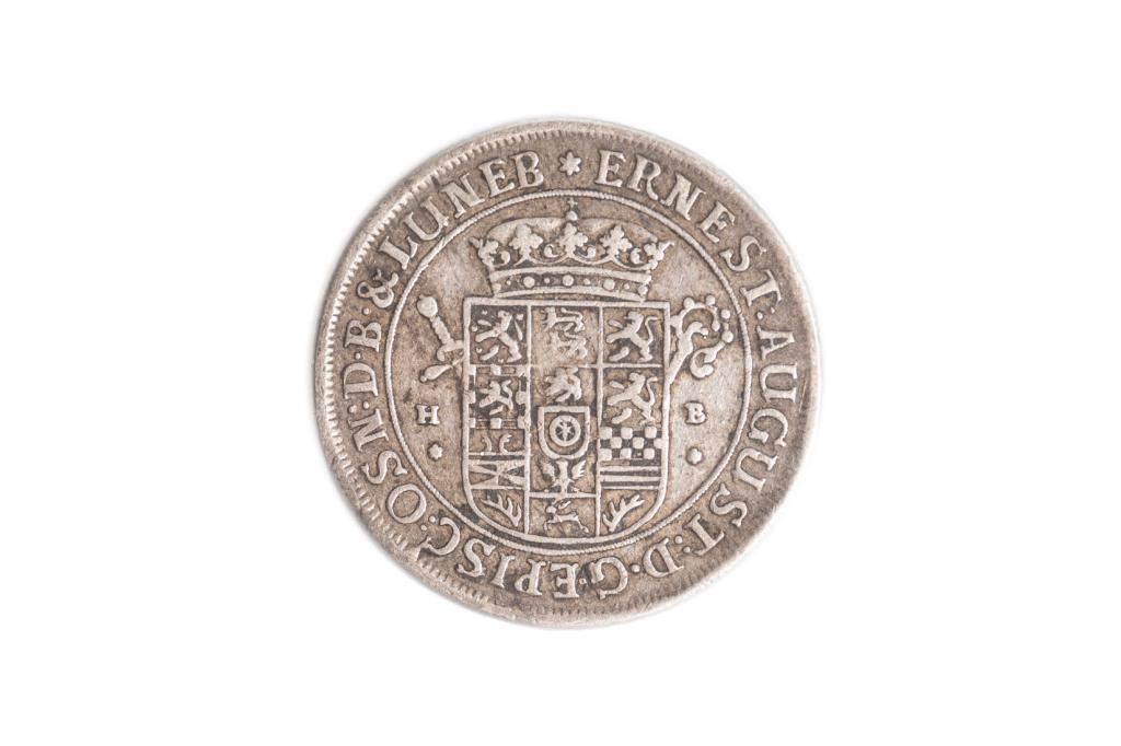 1691 ERNEST AUGUST ELECTOR OF HANOVER COIN: Depicting a horse figure on one side, and a royal mark on the other side. Marked Sola Bona Ouae Honesta Fein 2/3 Silb 1691. On reverse: Ernest August D G Episc Osn D B & Luneb. Dia: 3.1cm (11/4 in.)