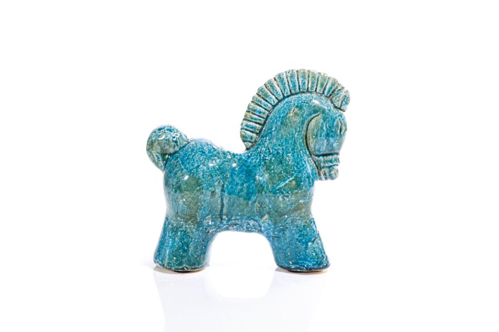 MID CENTURY MODERN GLAZED POTTERY HORSE: Italian, likely by Bitossi. With speckled vibrant blue glaze, unsigned. H. 23.5 cm (9 1/4 in)